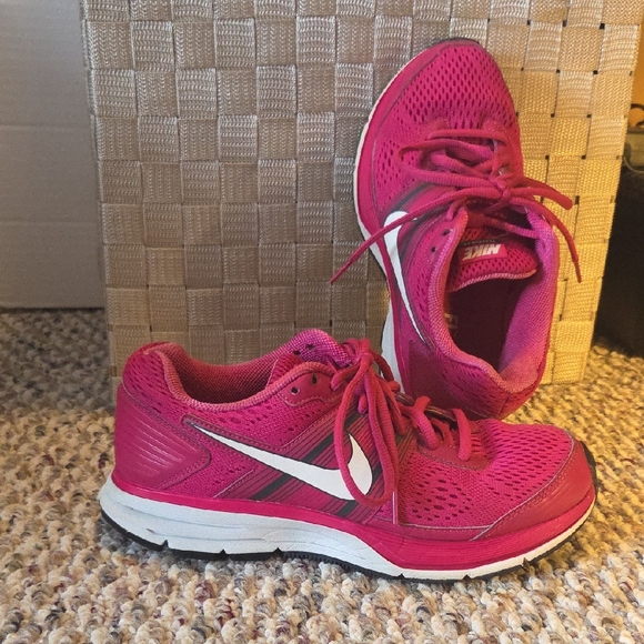 Nike Women's Pink and White Athletic Shoes - Picture 1 of 9